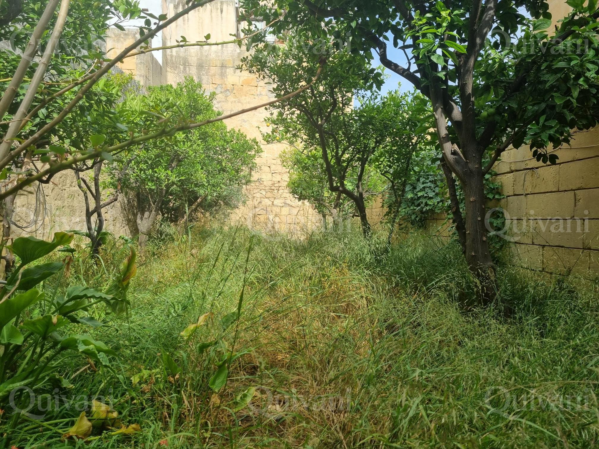 Qormi, Unconverted Townhouse
