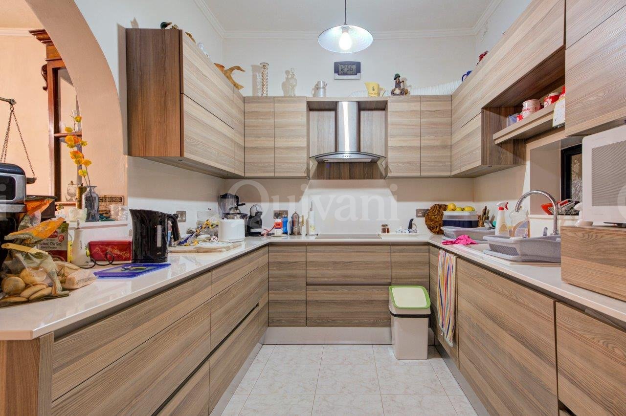 St Julians, Very large apartment with garden