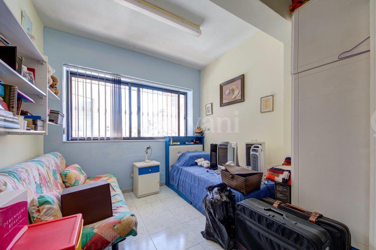 St Julians, Very large apartment with garden
