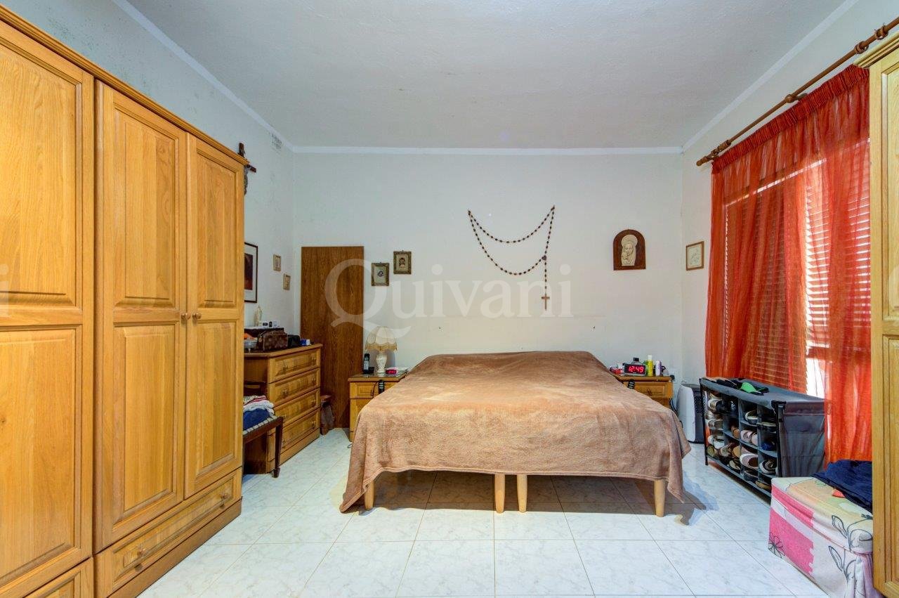 St Julians, Very large apartment with garden