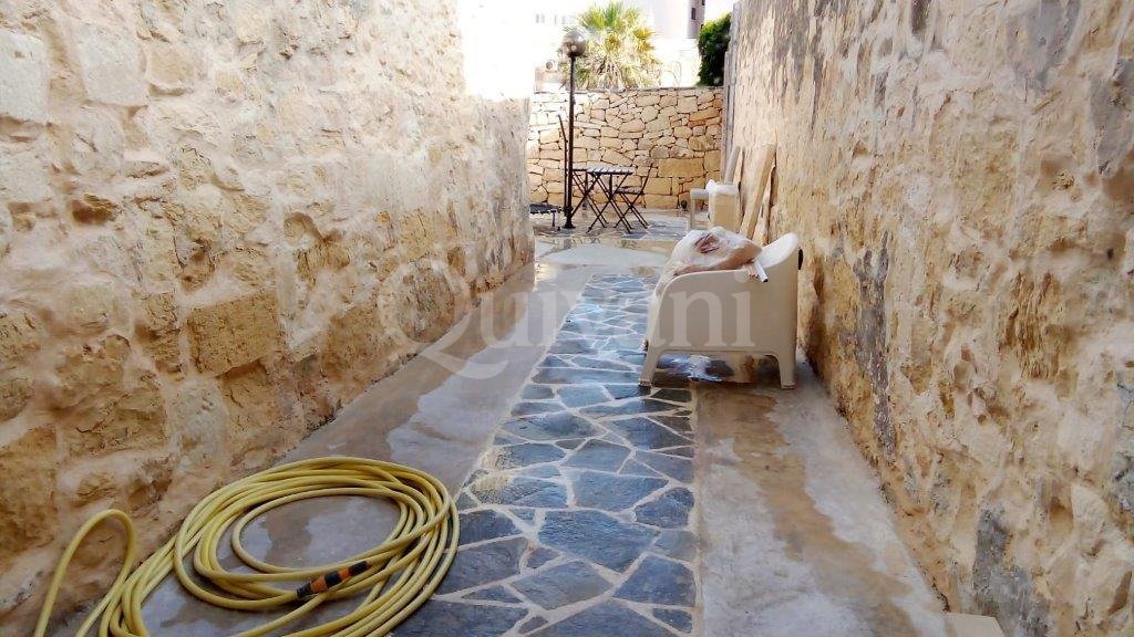 St Julians, Converted Townhouse