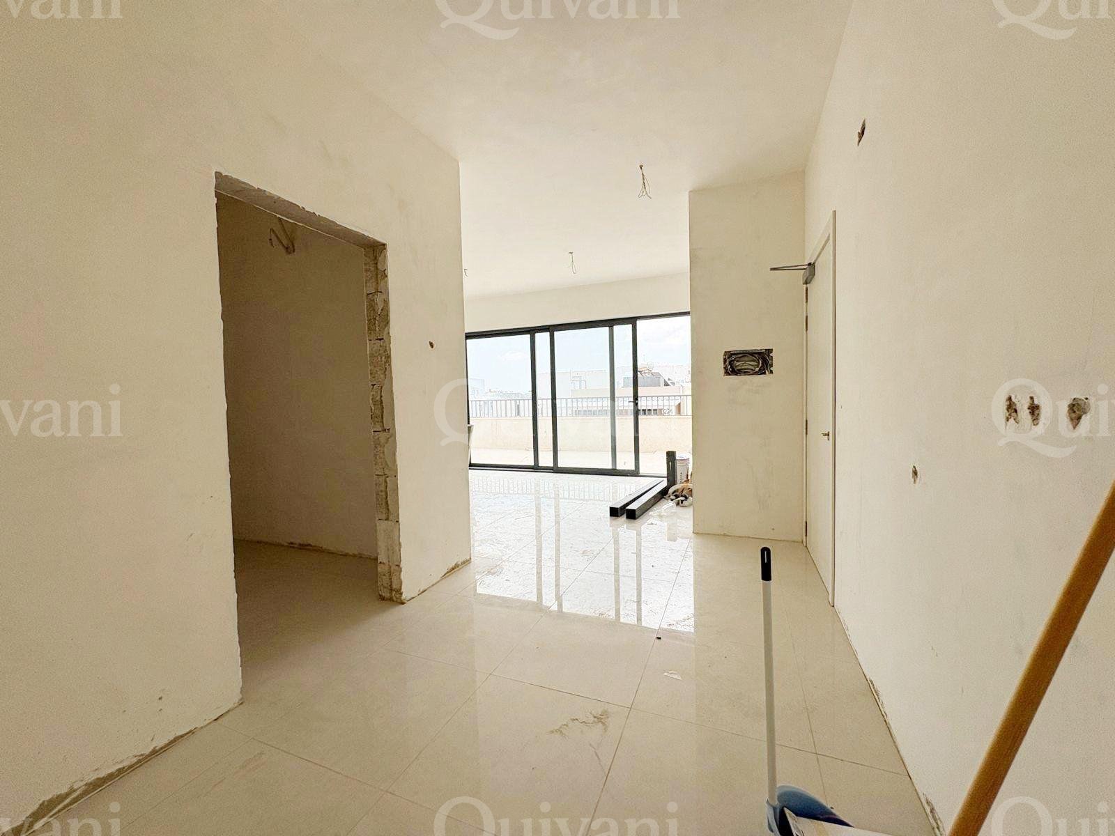 Mosta Penthouse with Airspace