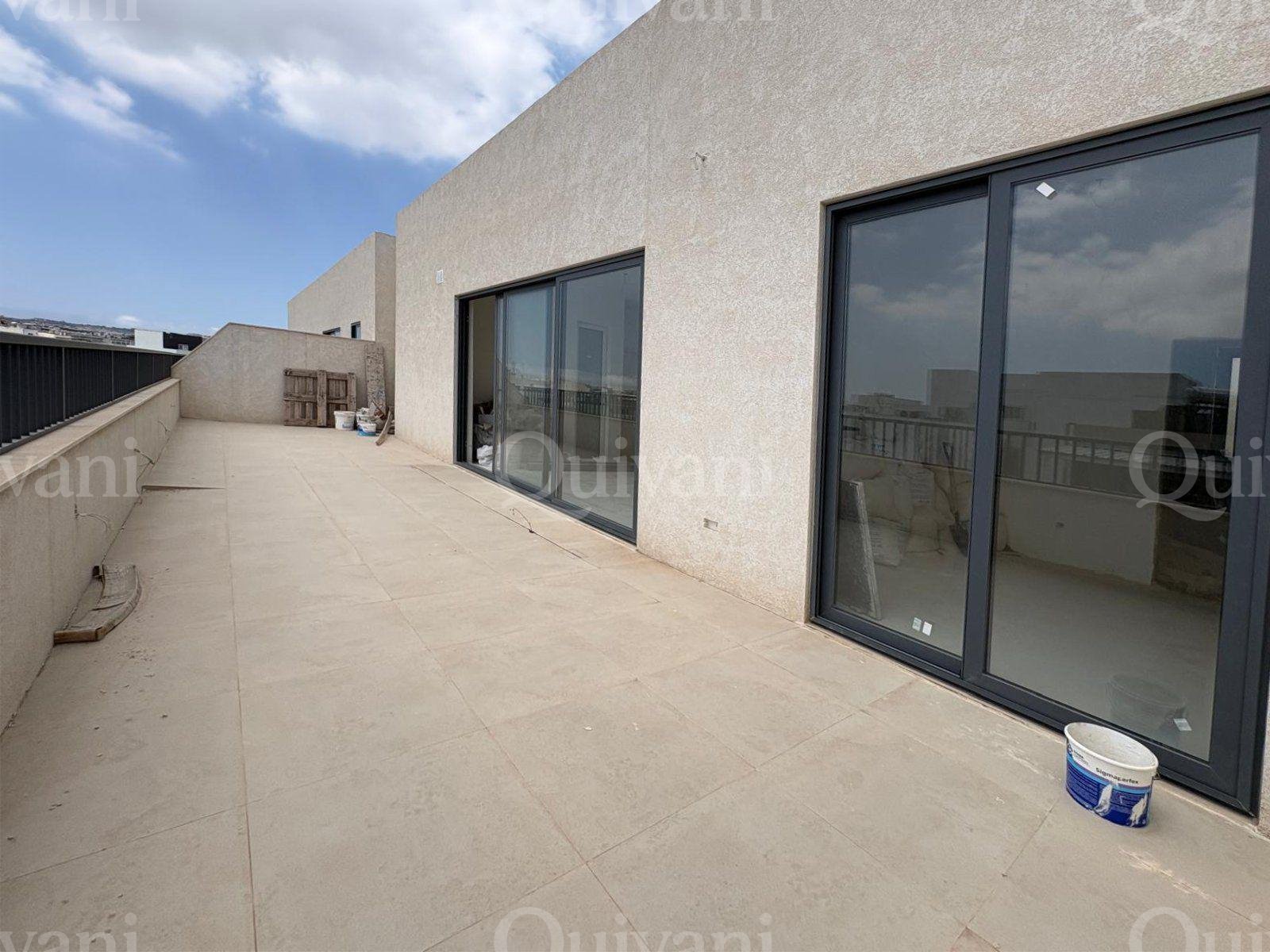 Mosta Penthouse with Airspace