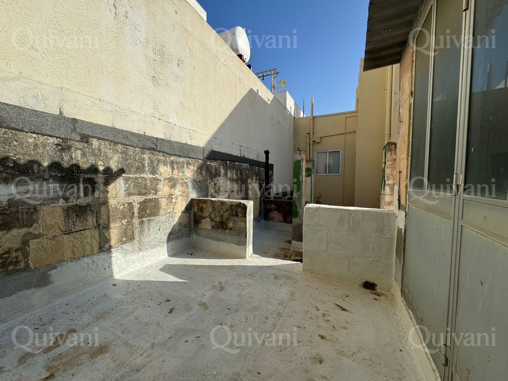 Sliema, Unconverted Townhouse