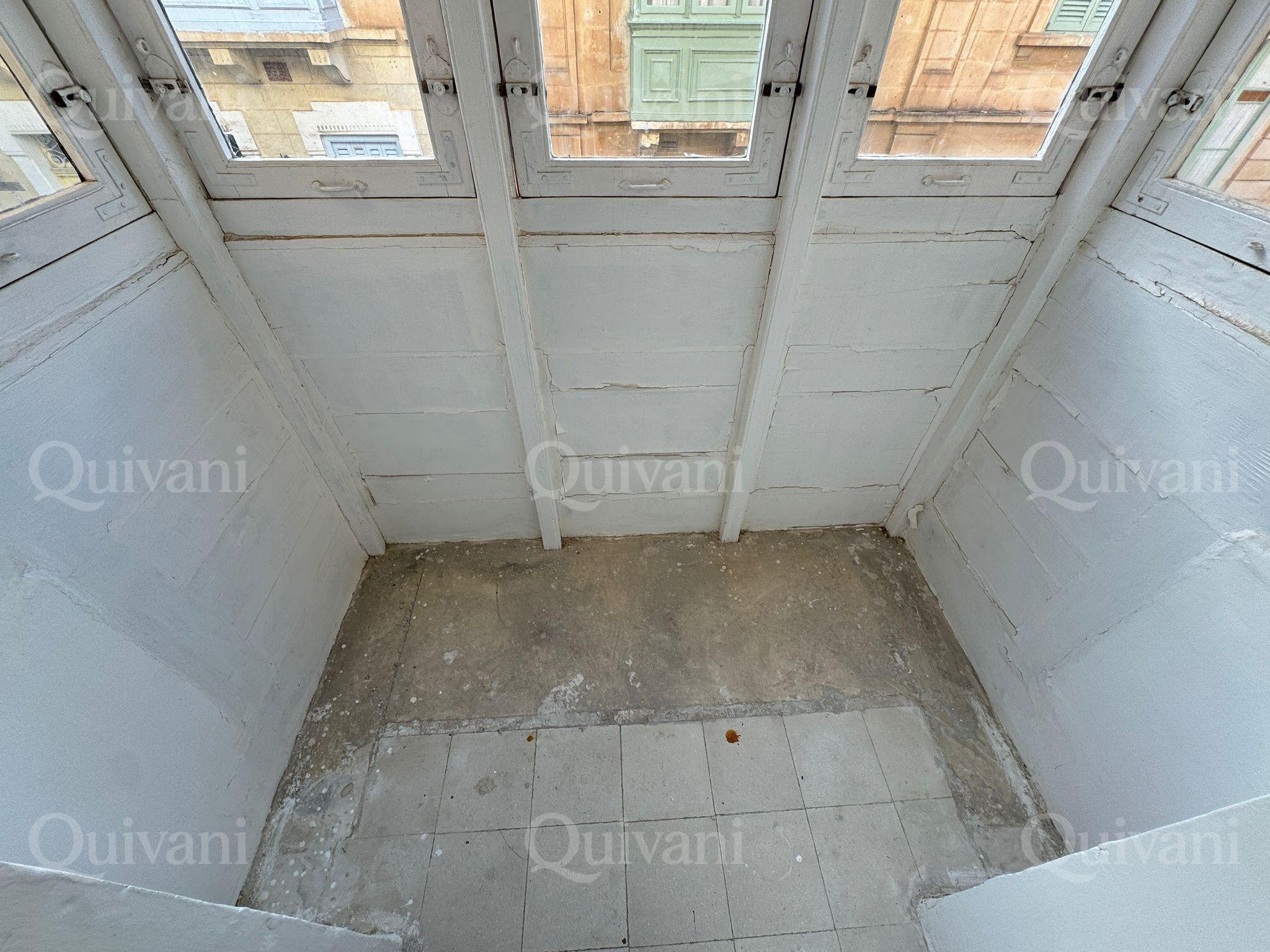 Sliema, Unconverted Townhouse