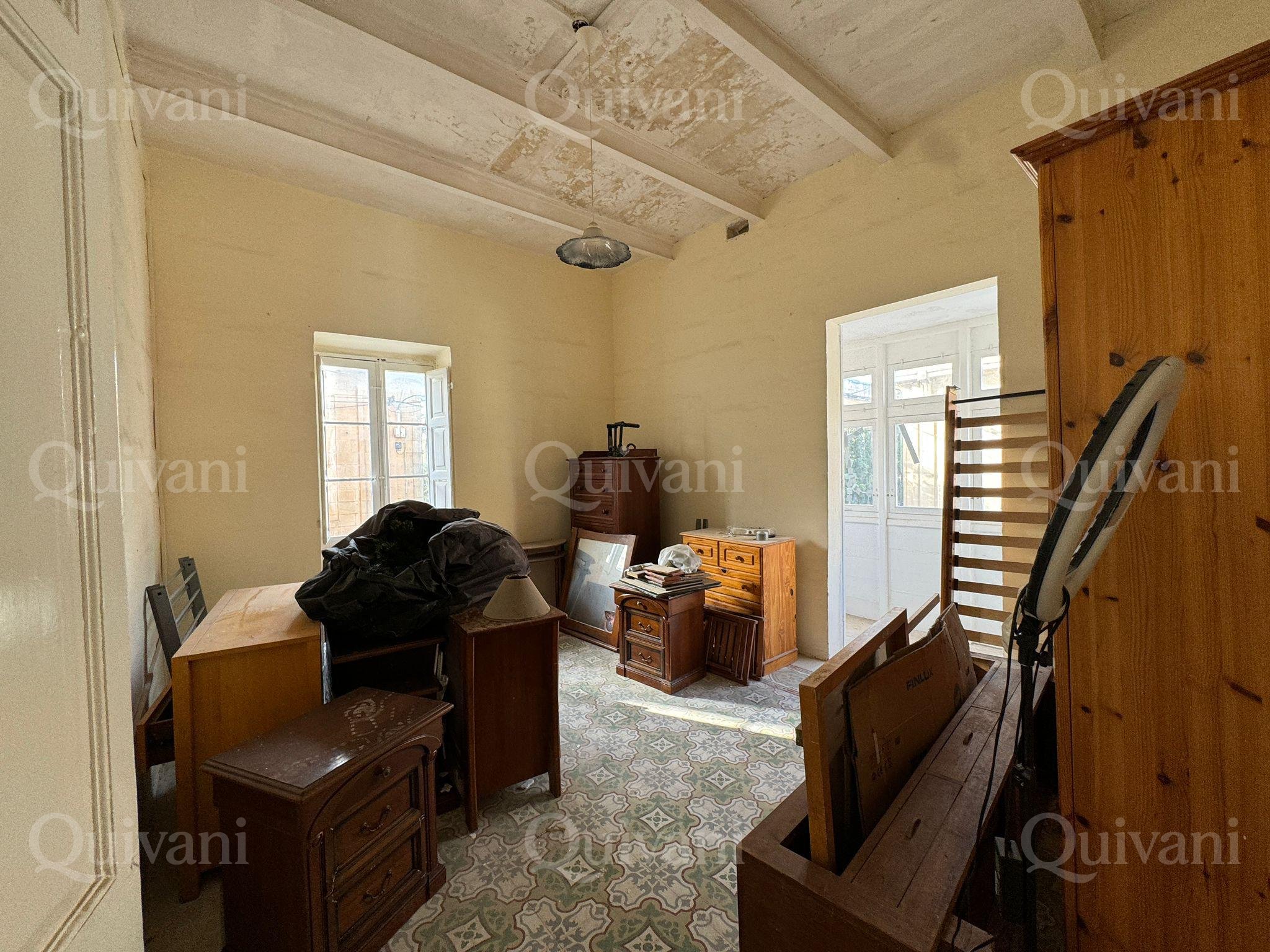 Sliema, Unconverted Townhouse