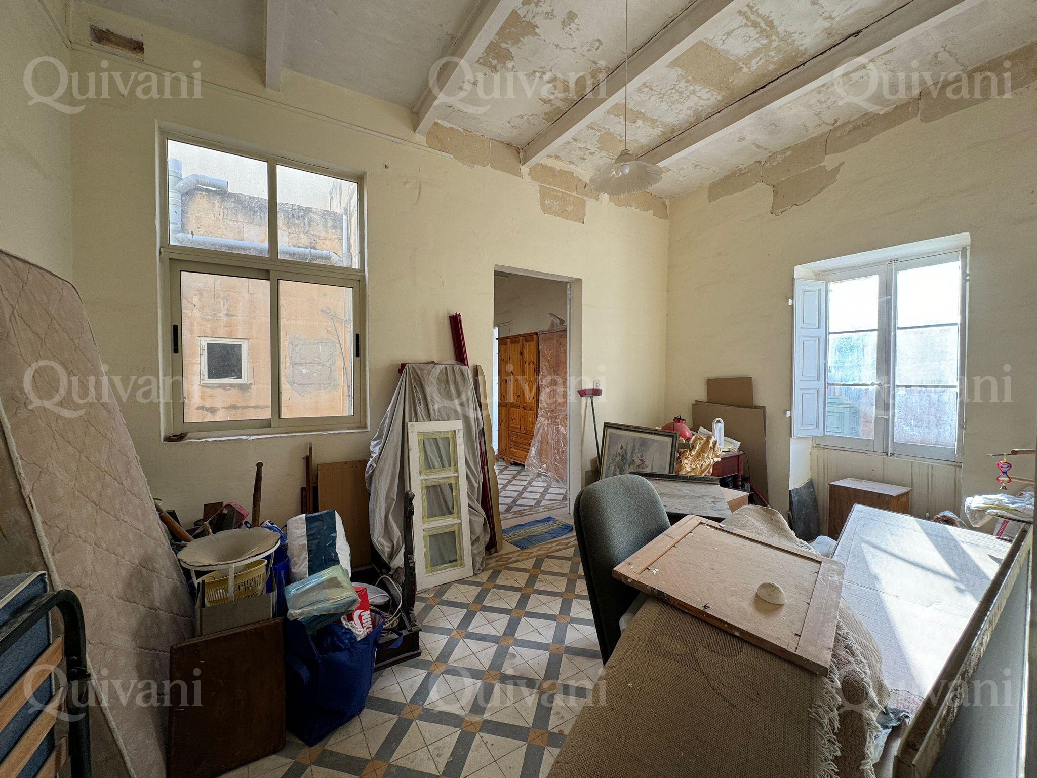 Sliema, Unconverted Townhouse