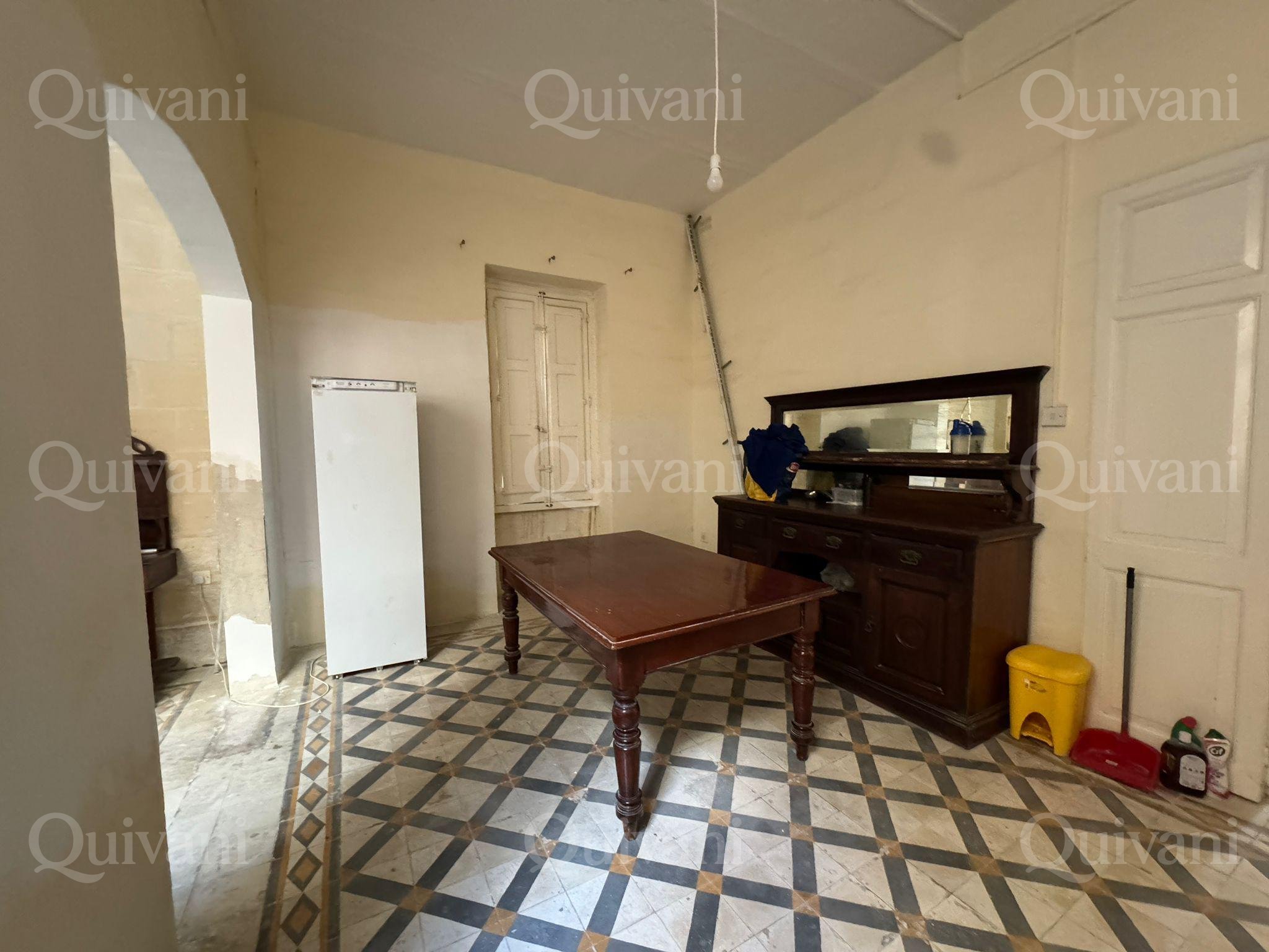 Sliema, Unconverted Townhouse
