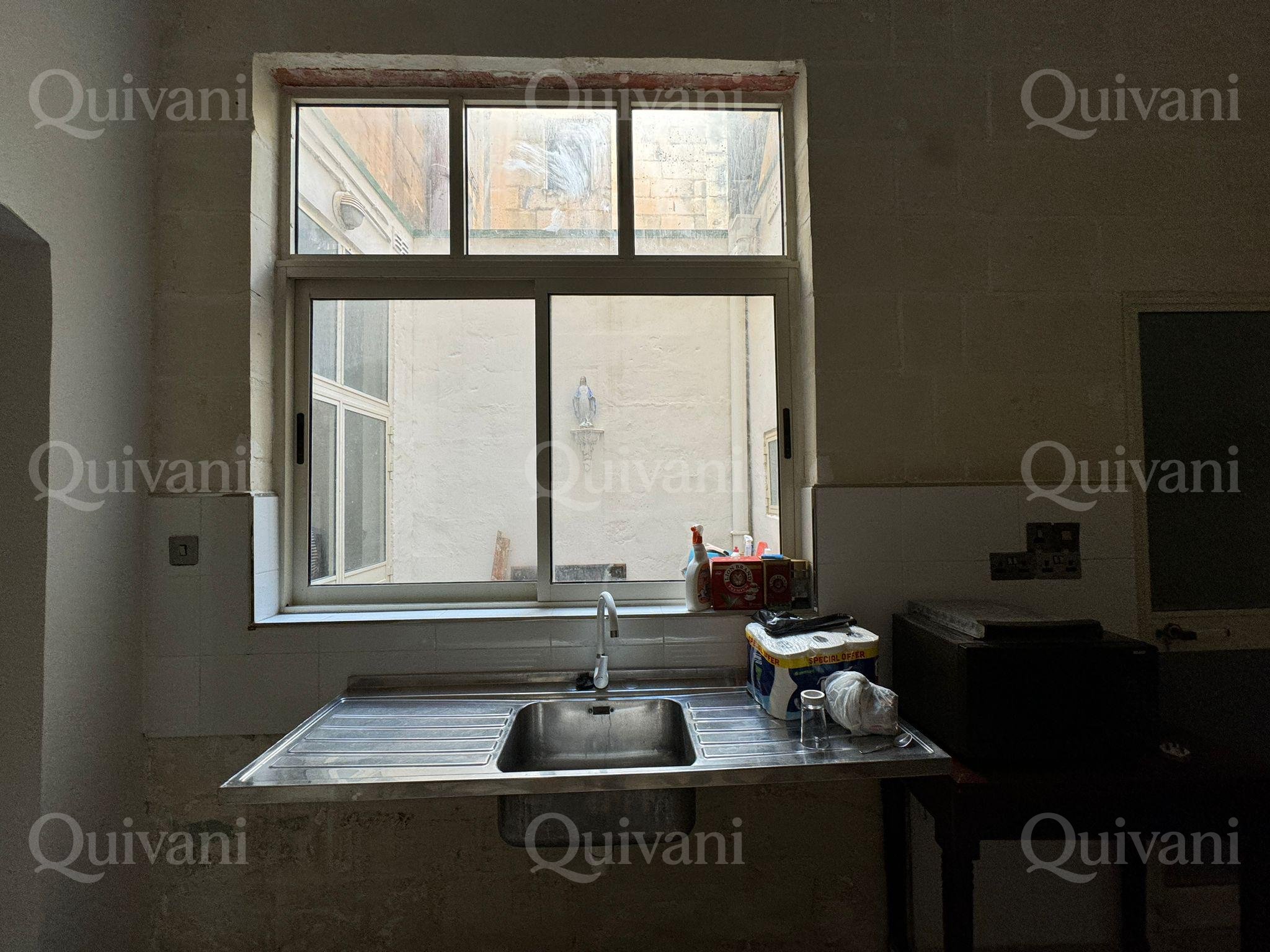 Sliema, Unconverted Townhouse