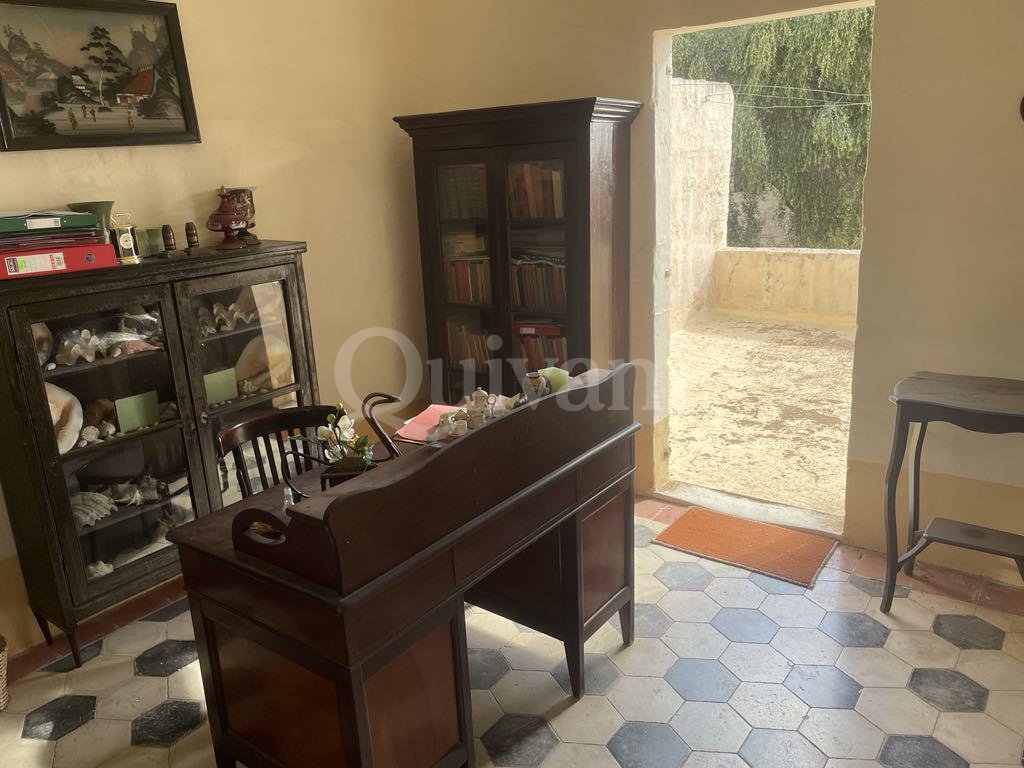 Sliema, Unconverted Townhouse