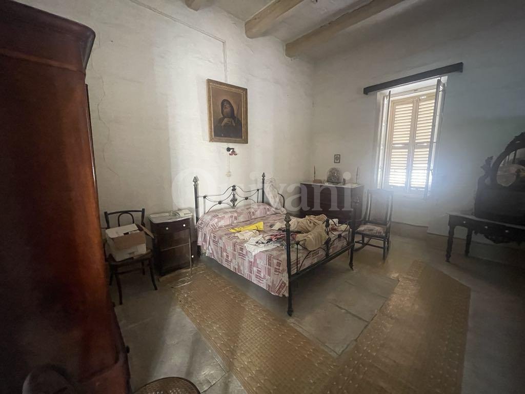 Sliema, Unconverted Townhouse