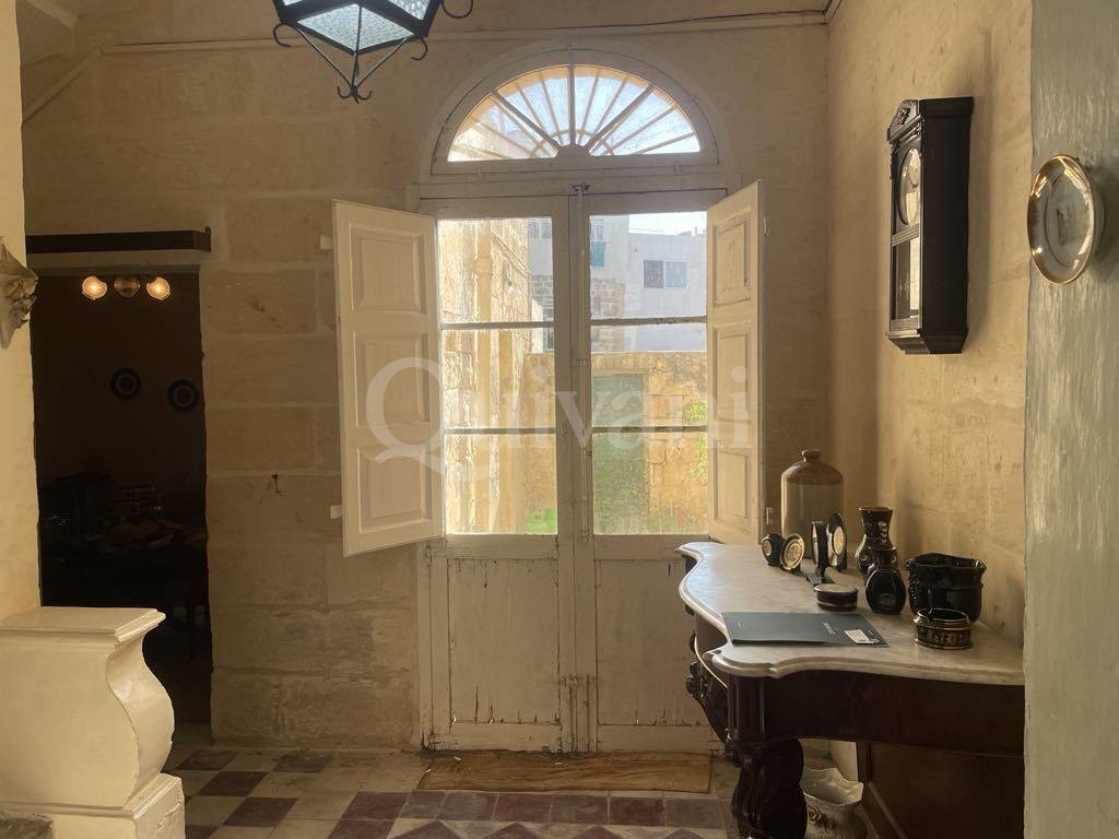 Sliema, Unconverted Townhouse