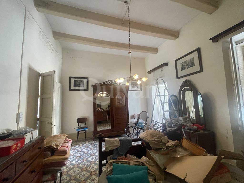 Sliema, Unconverted Townhouse