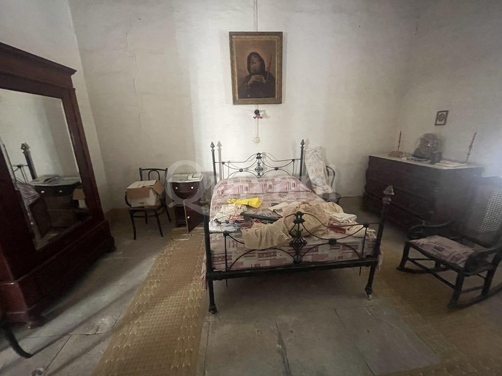 Sliema, Unconverted Townhouse
