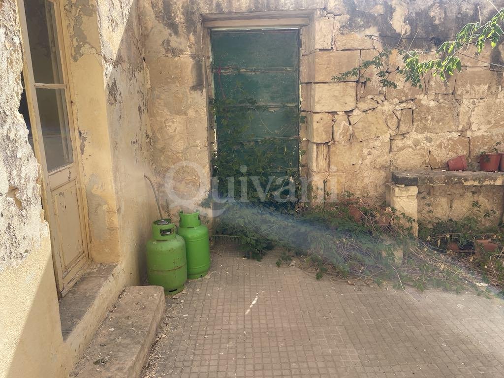 Sliema, Unconverted Townhouse
