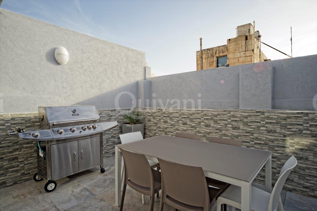 Sliema, Furnished Town House