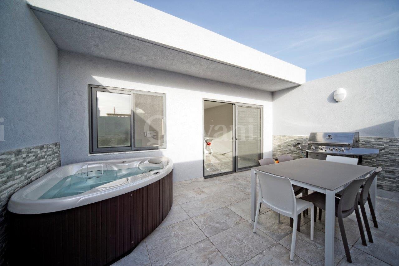 Sliema, Furnished Town House
