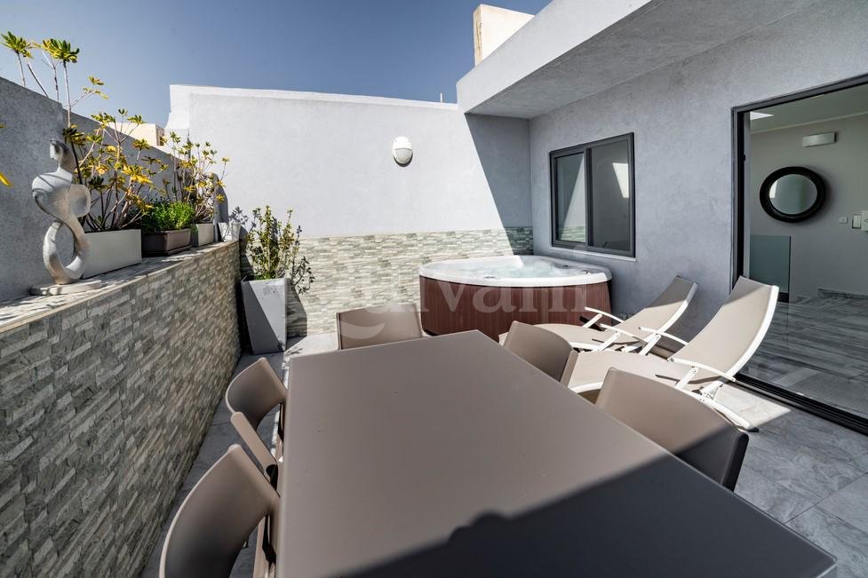 Sliema, Furnished Town House