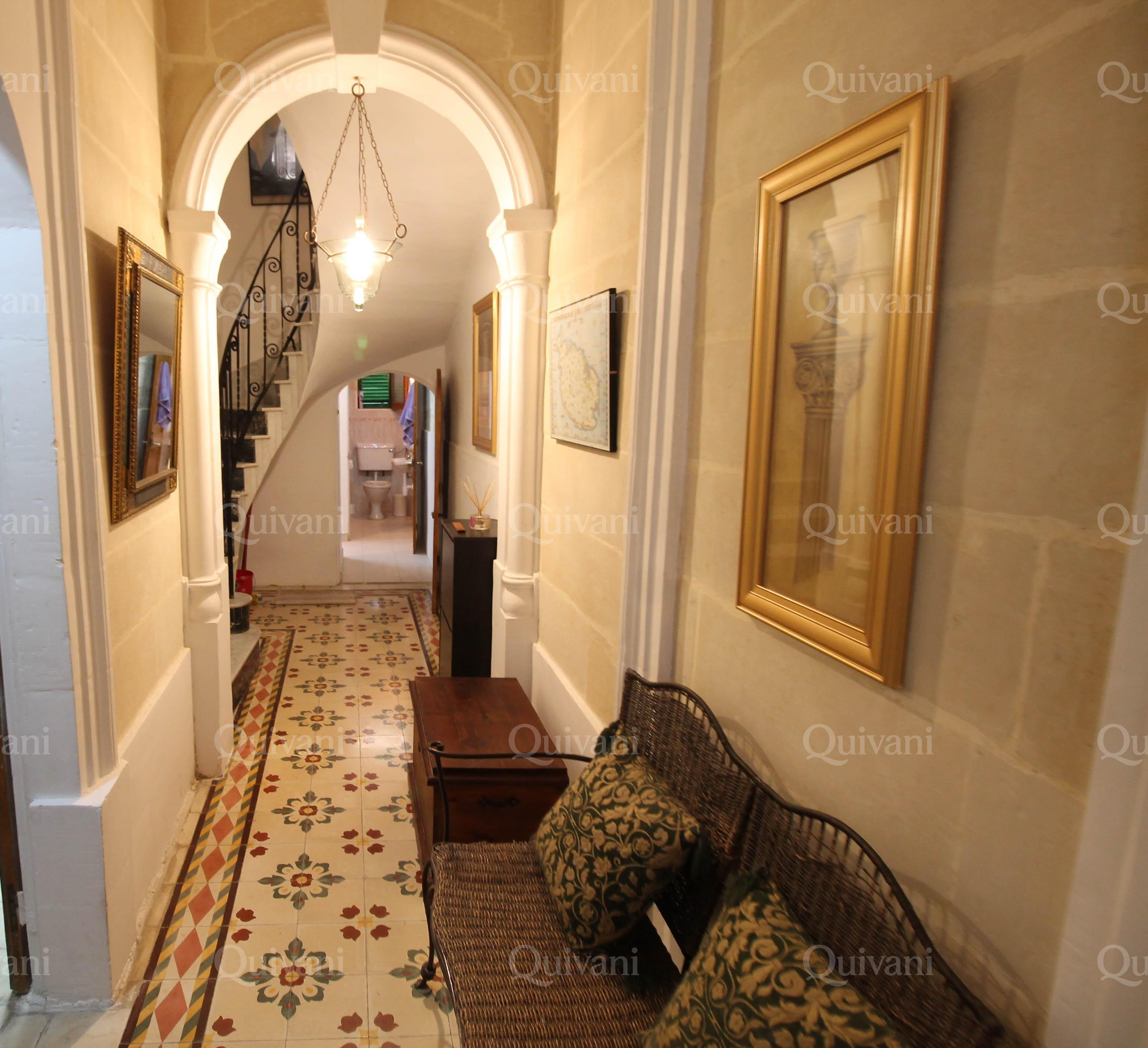 Sliema, Furnished Town House