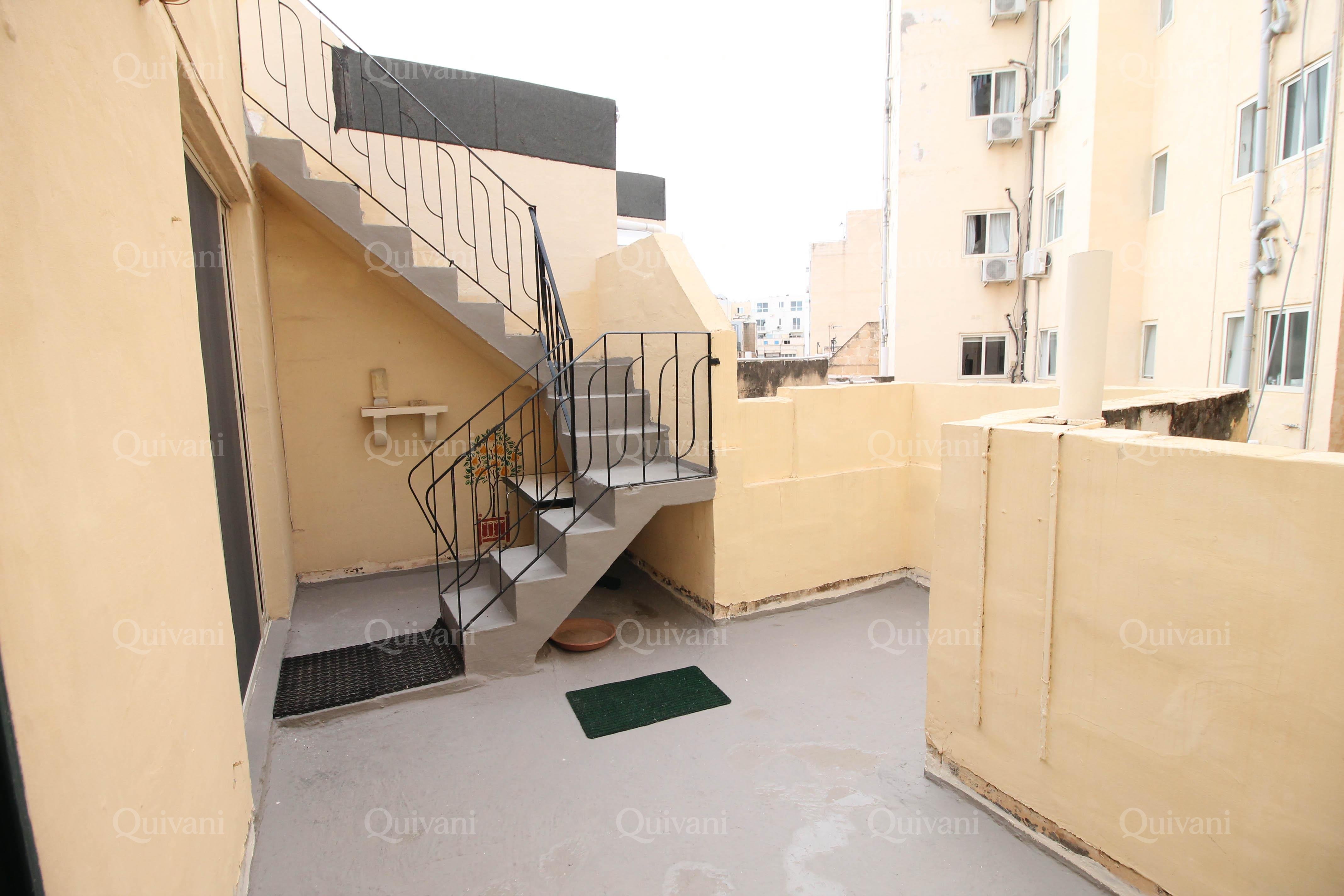 Sliema, Furnished Town House