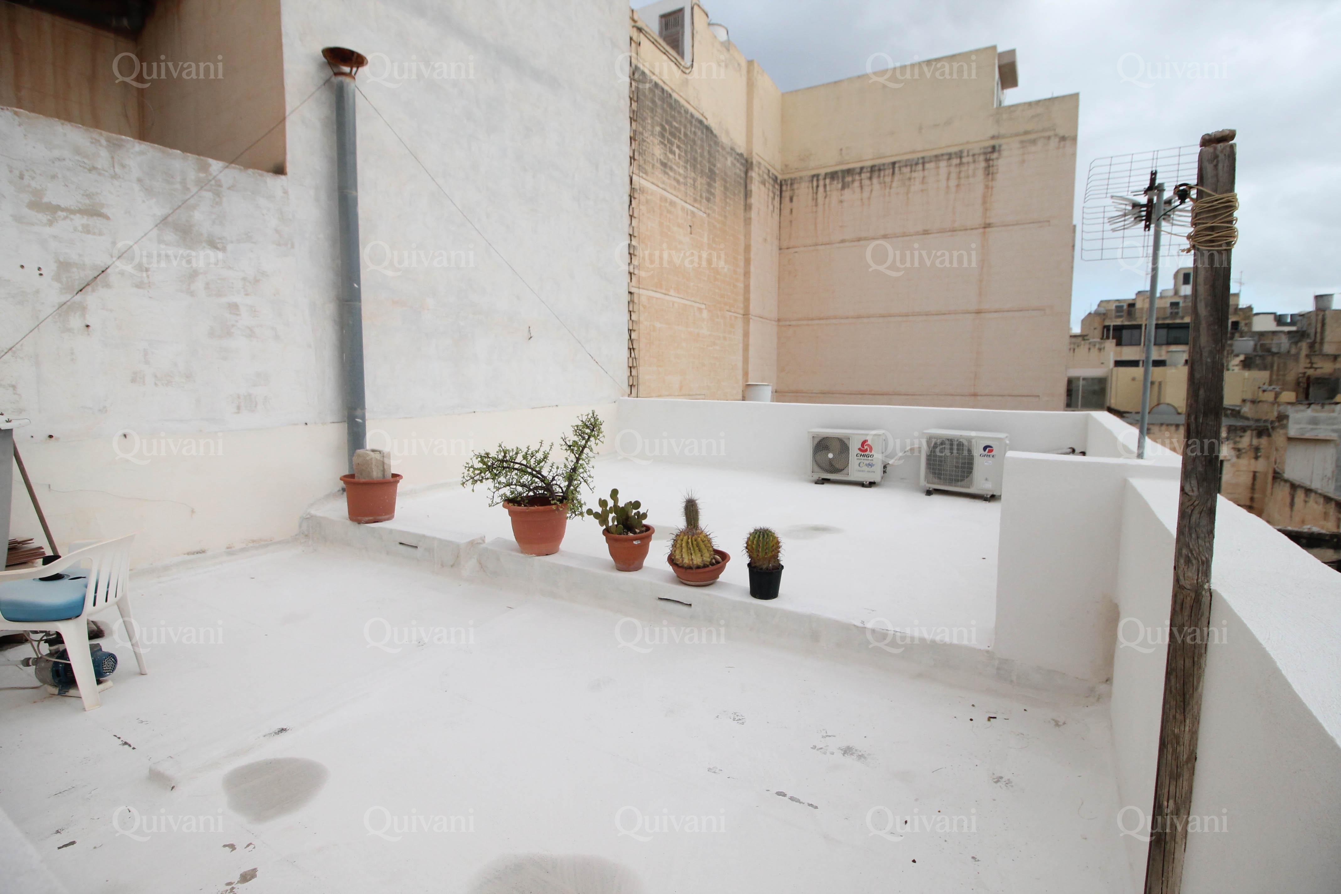 Sliema, Furnished Town House