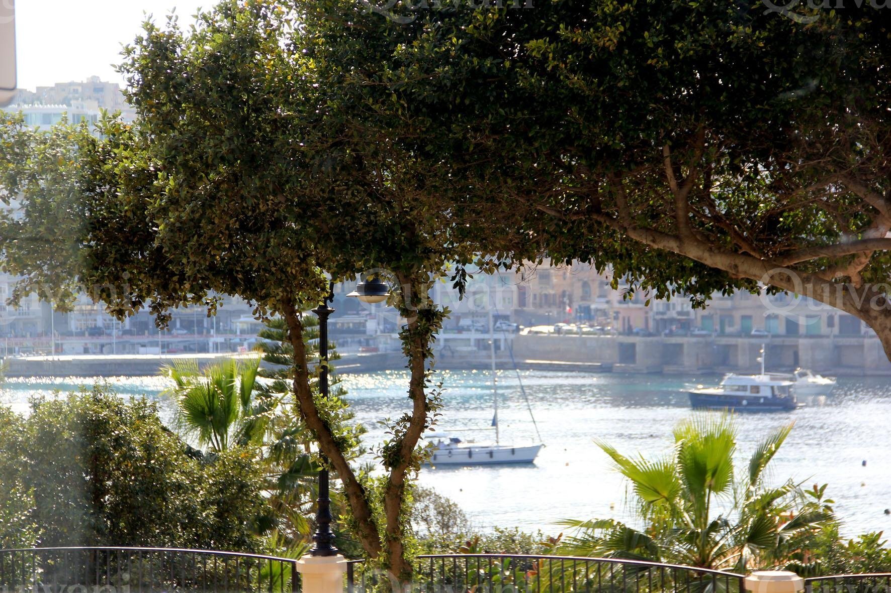 Sliema, Finished Office