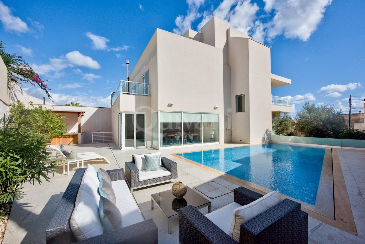 Tal-Ibrag, Furnished Villa