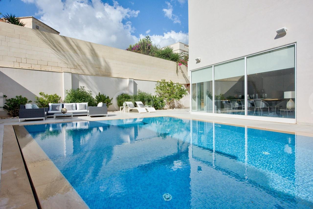 Tal-Ibrag, Furnished Villa