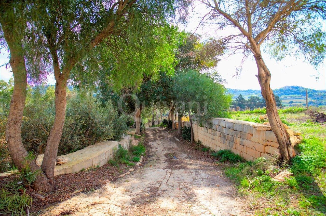 Wardija, Unconverted Farmhouse