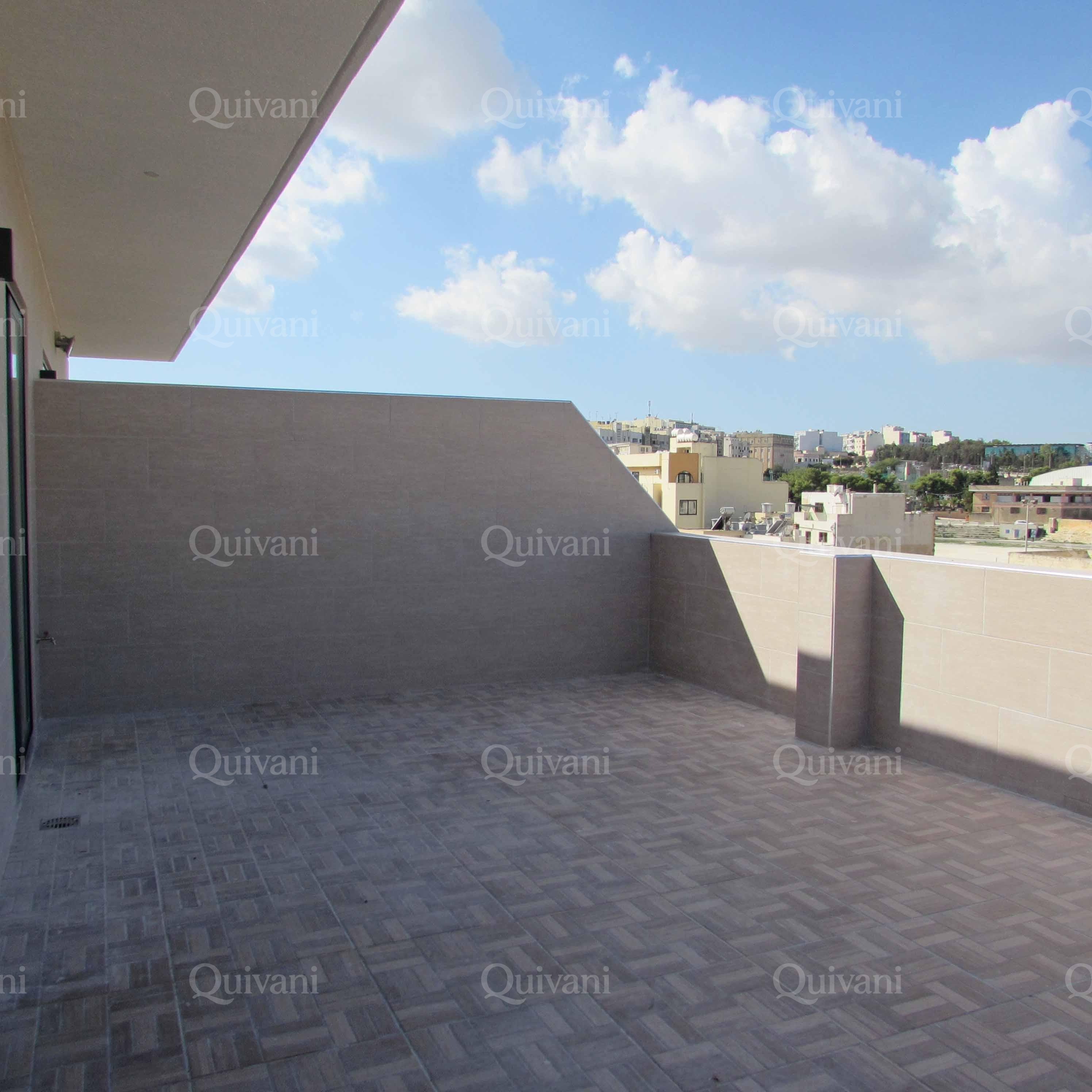 Gzira, Furnished Penthouse
