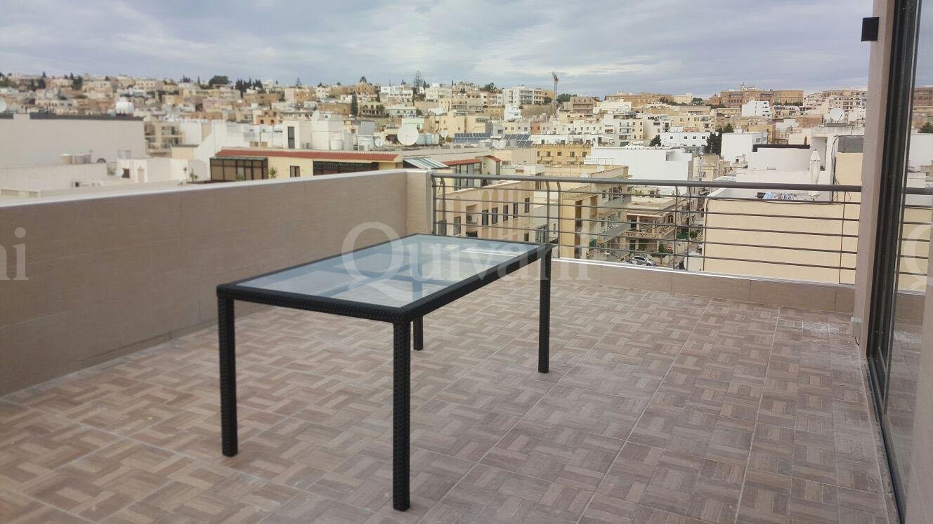 Gzira, Furnished Penthouse