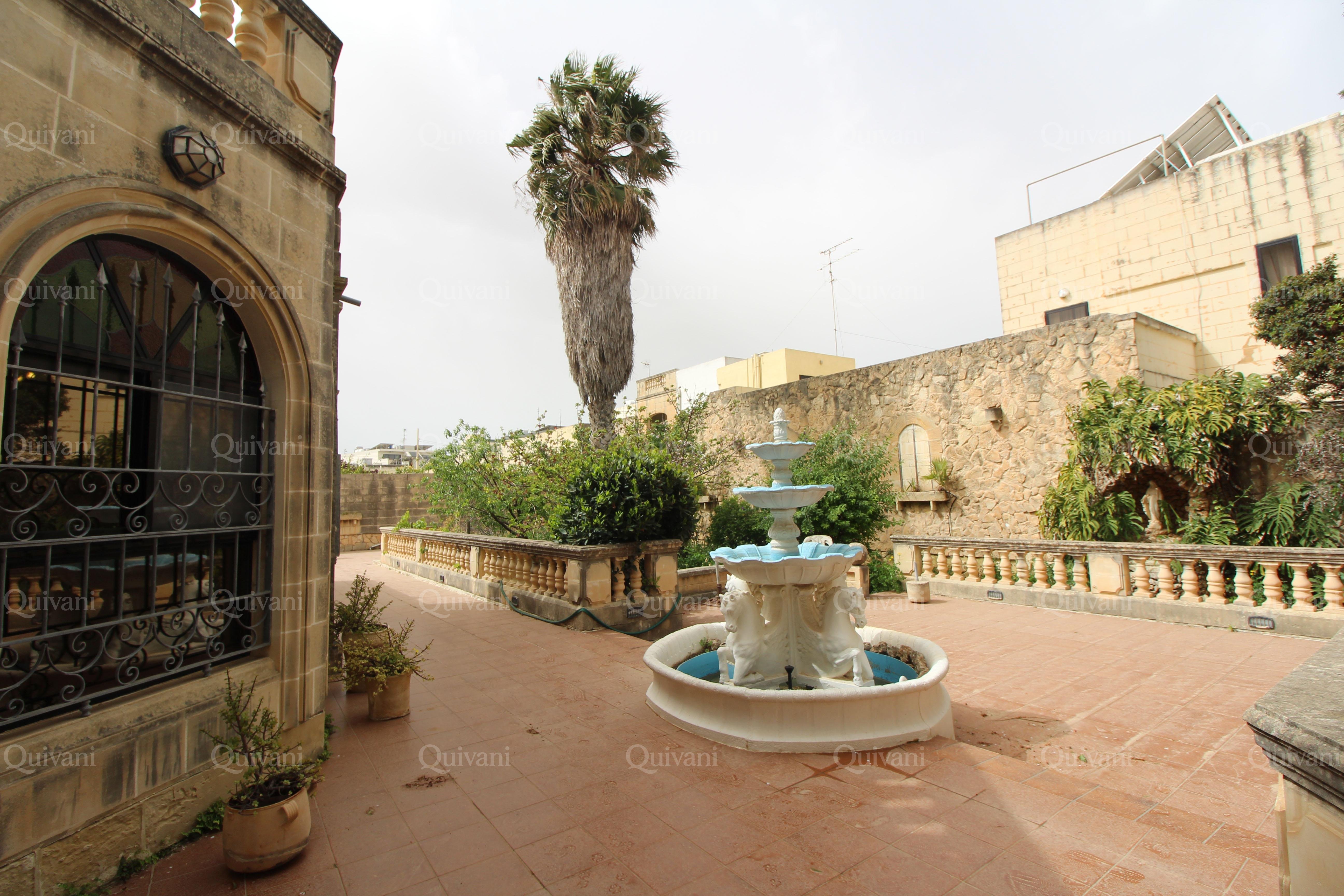 Attard, Furnished Villa