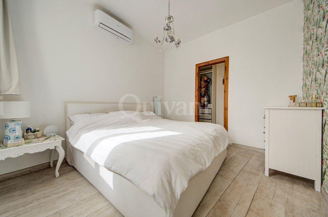Qormi, Converted House of Character with pool