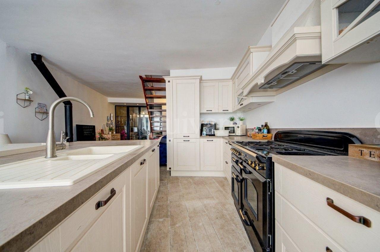 Qormi, Converted House of Character with pool