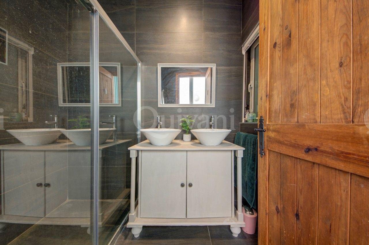 Qormi, Converted House of Character with pool
