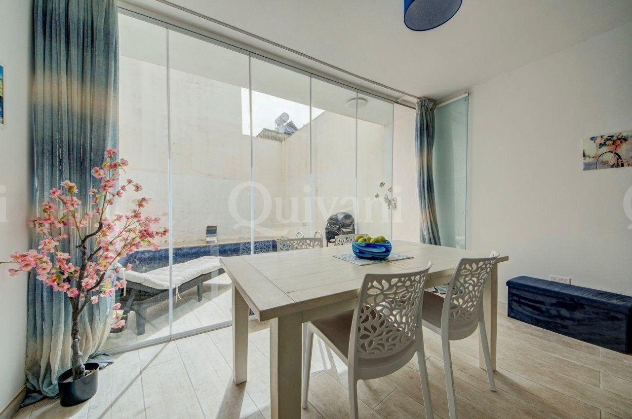Qormi, Converted House of Character with pool