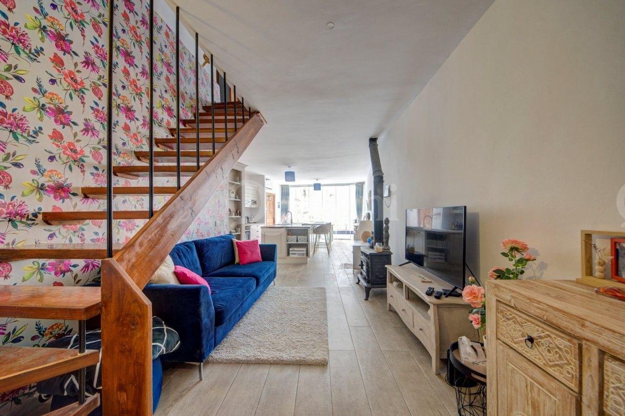 Qormi, Converted House of Character with pool