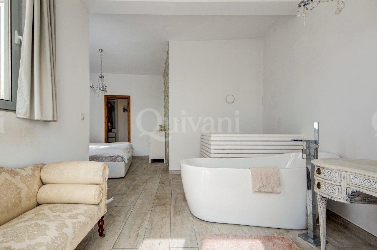 Qormi, Converted House of Character with pool