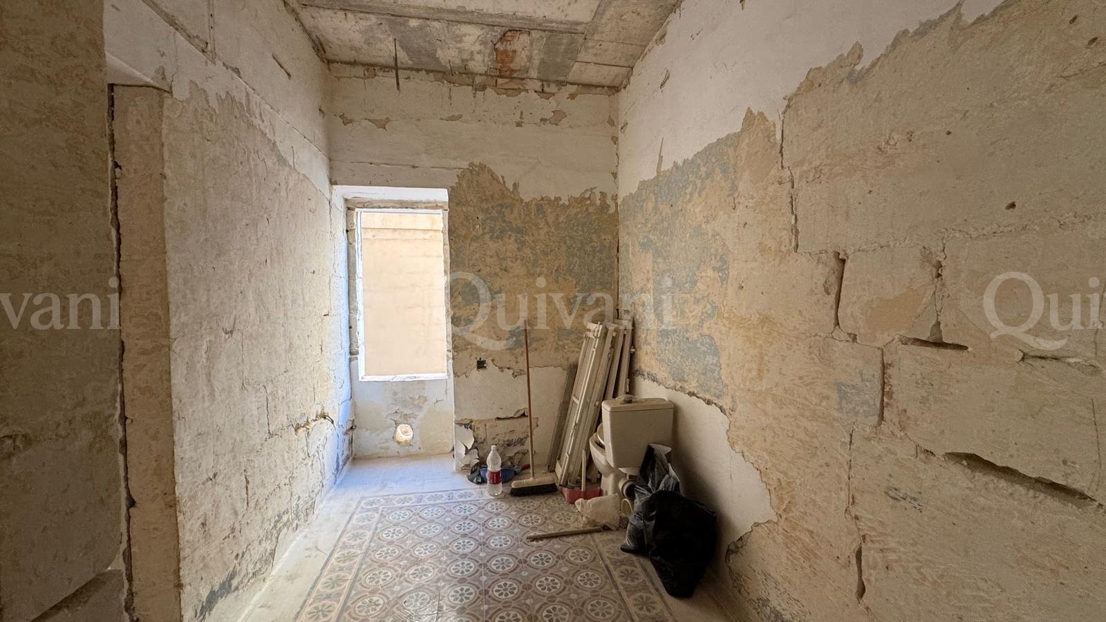Sliema, Shell form, Terraced House