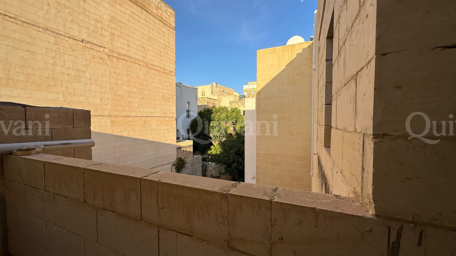 Sliema, Shell form, Terraced House