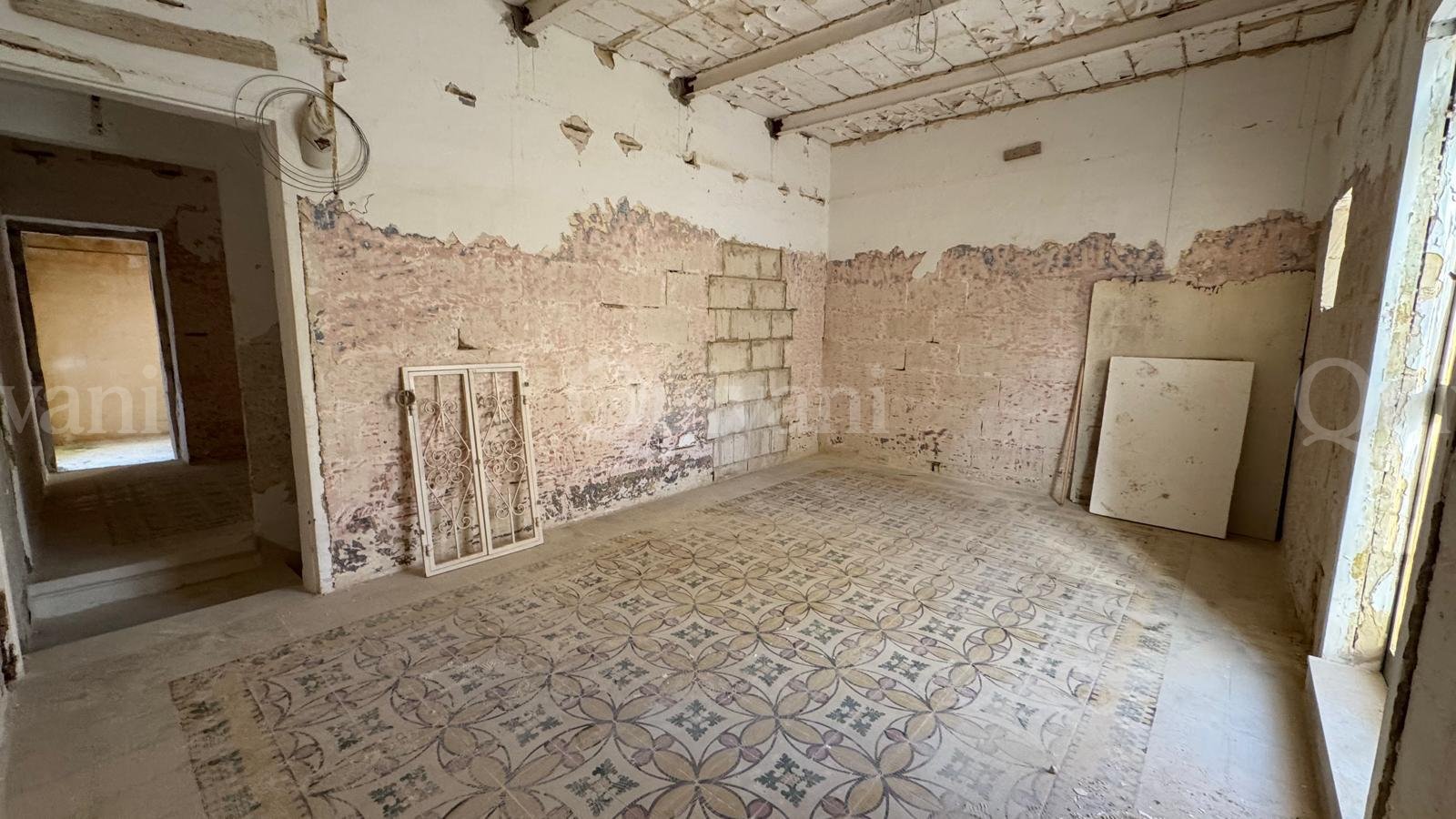 Sliema, Shell form, Terraced House