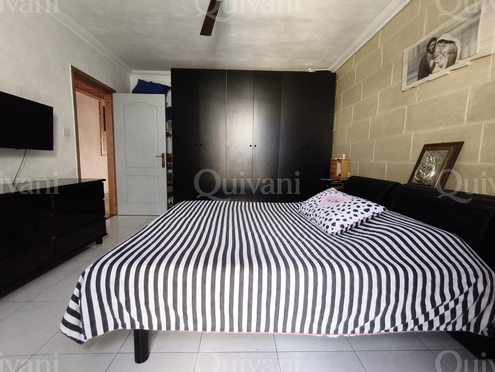 Qawra - Bright and Spacious 3-Bedroom Penthouse with Airspace