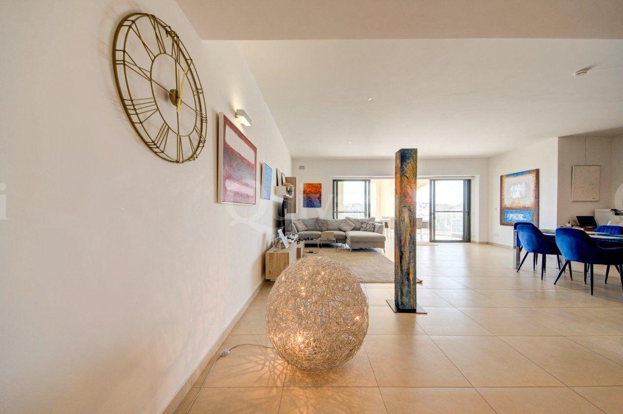 Ta Monita, Apartment