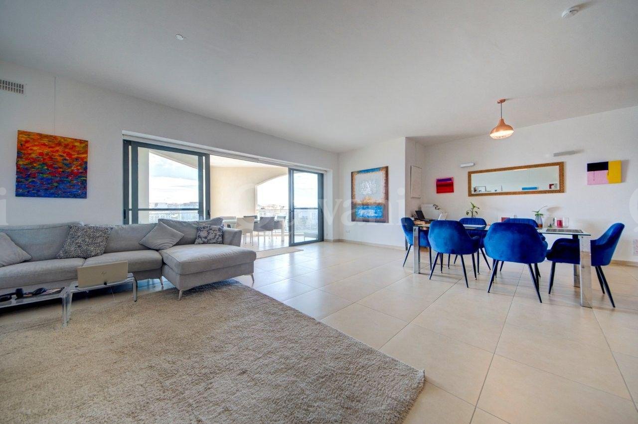 Ta Monita, Apartment