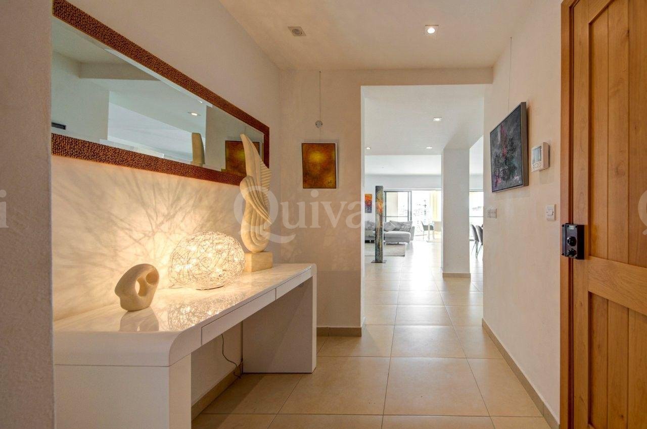 Ta Monita, Apartment