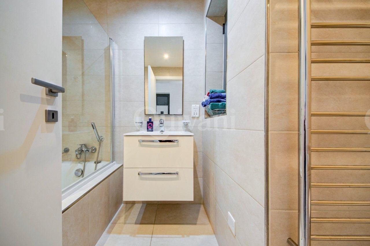 Ta Monita, Apartment