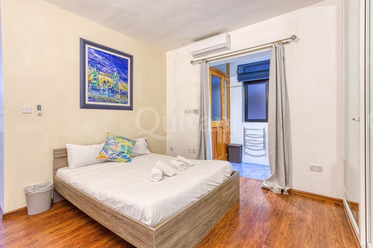 Sliema - Large Apartment With Side Sea Views
