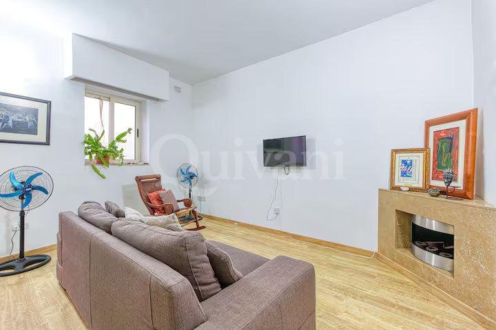 Sliema - Large Apartment With Side Sea Views