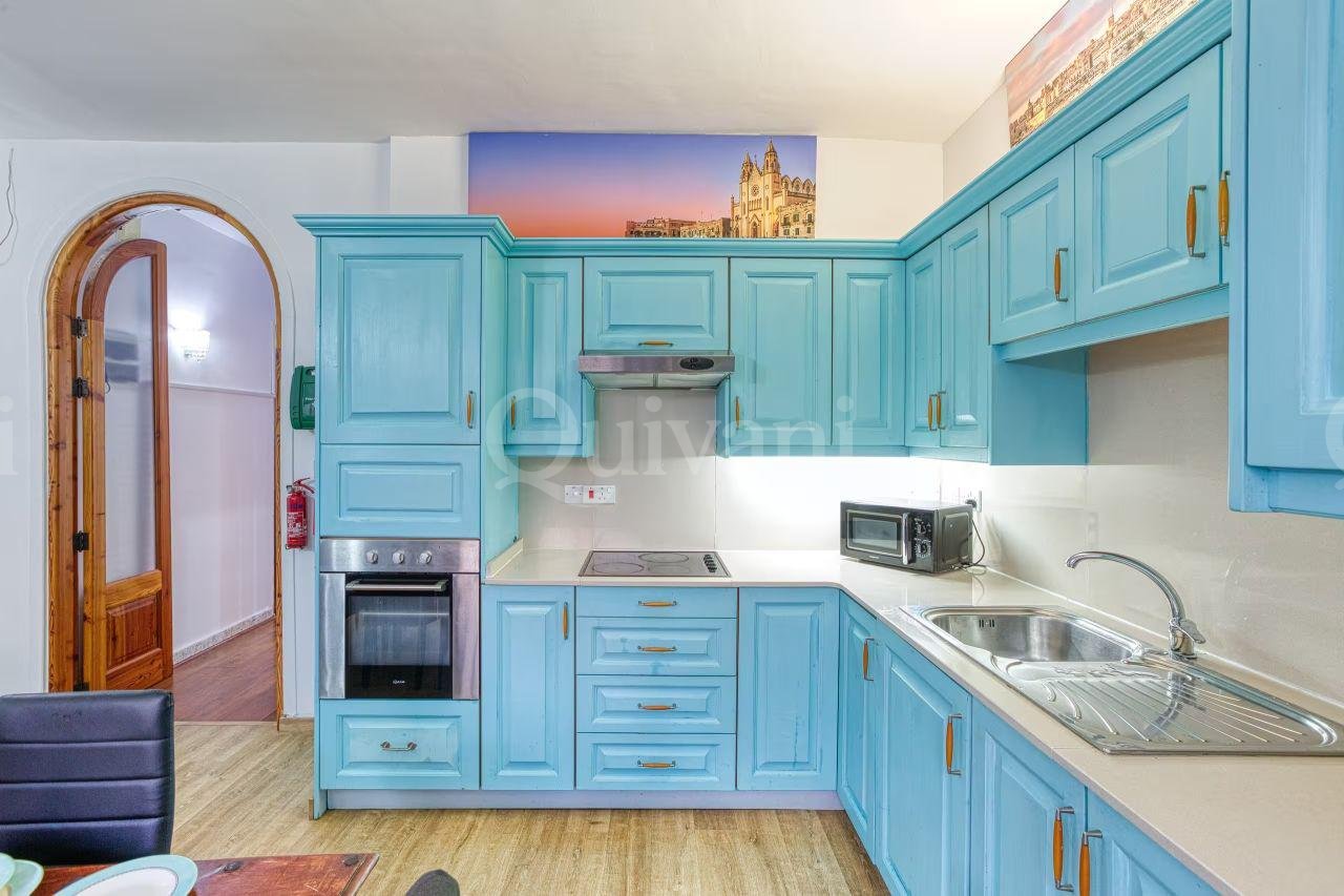 Sliema - Large Apartment With Side Sea Views