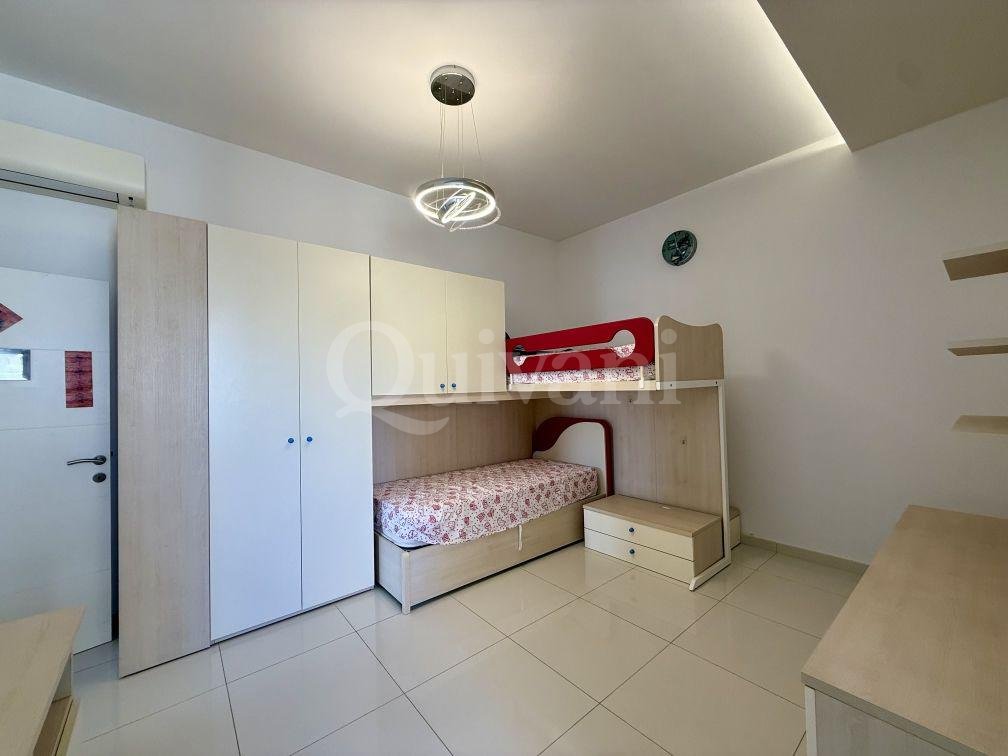 L-Ibrag Bright Apartment with Large Garage